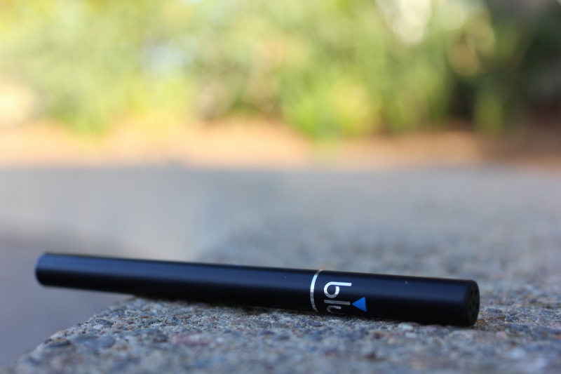vitrine-CHATEAUNEUF GRASSE-min_e_cigarette_vaping_blu_cigs_blu_electronic_cigarette_tobacco_cigarette_smoke-637061
